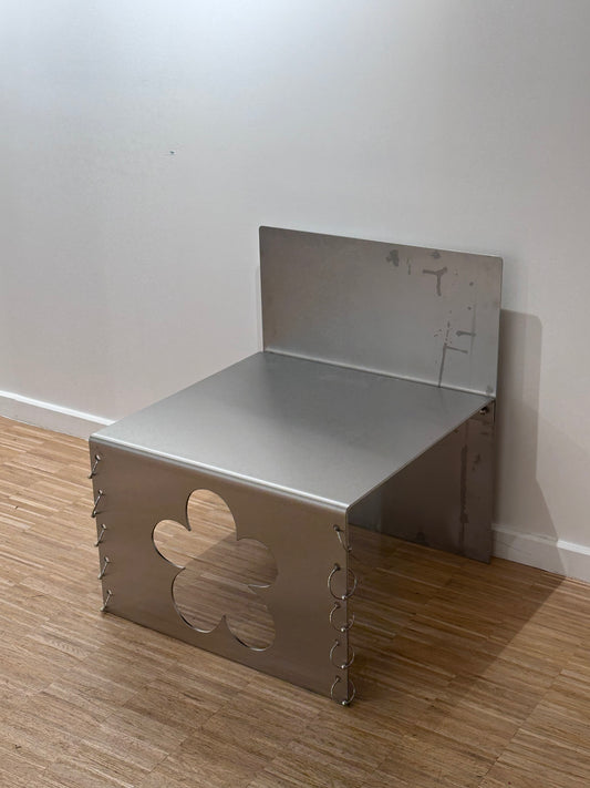 PIERCED COSMIC FLOWER Chair