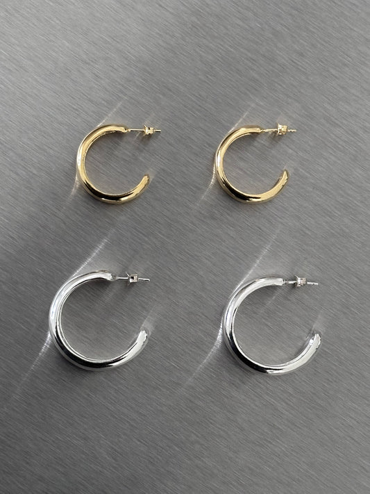 CLASSIC Sculpted Hoop Earrings
