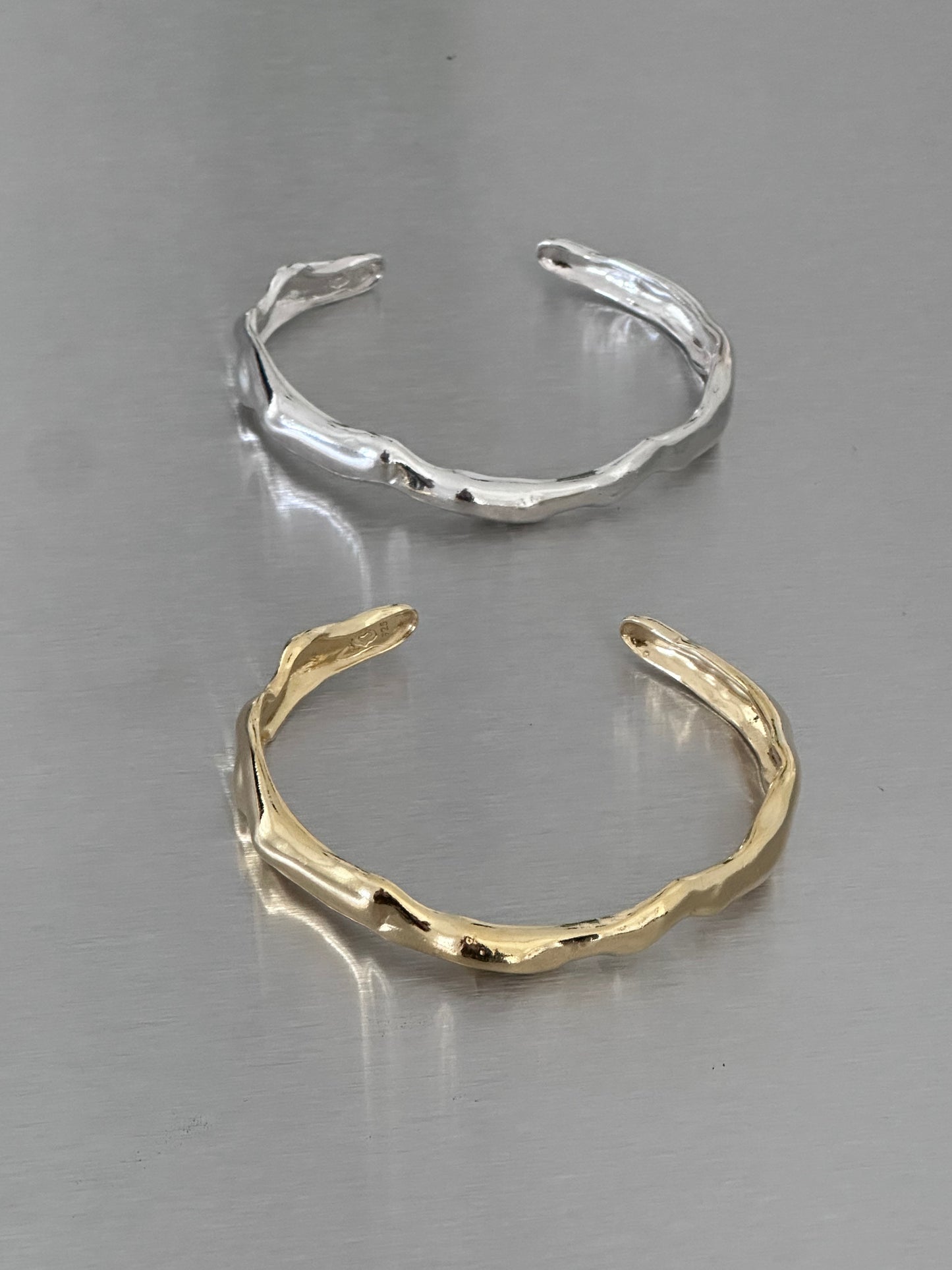 FLOW Bangle