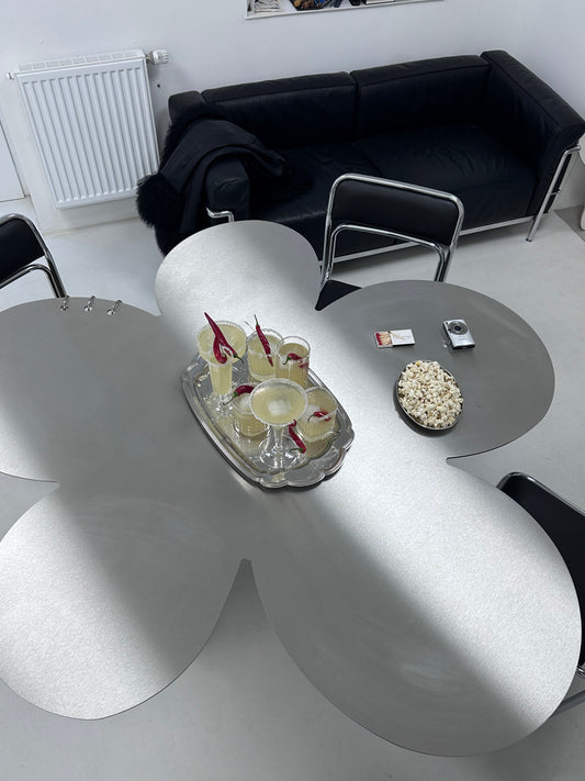 PIERCED COSMIC FLOWER Table