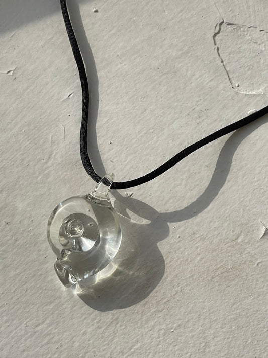 GLASS SHELL Necklace
