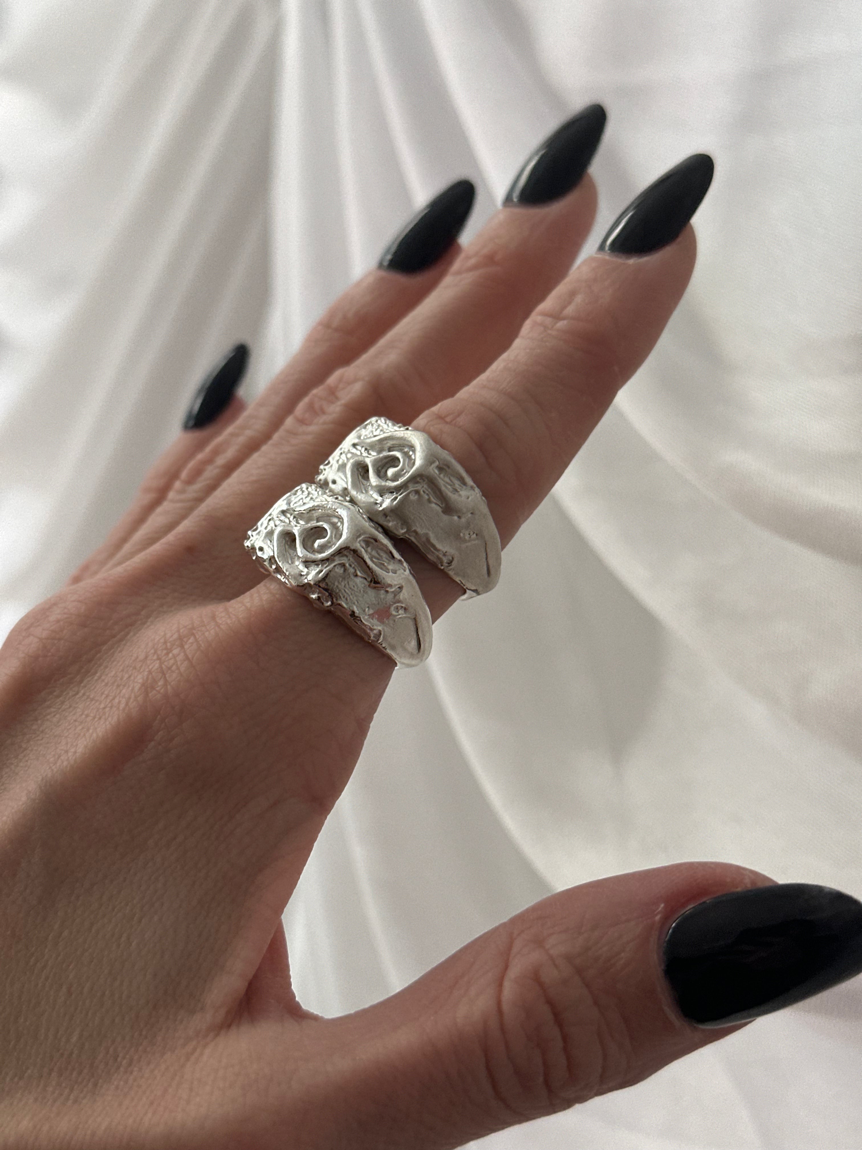 SPIRAL SIGNET Ring