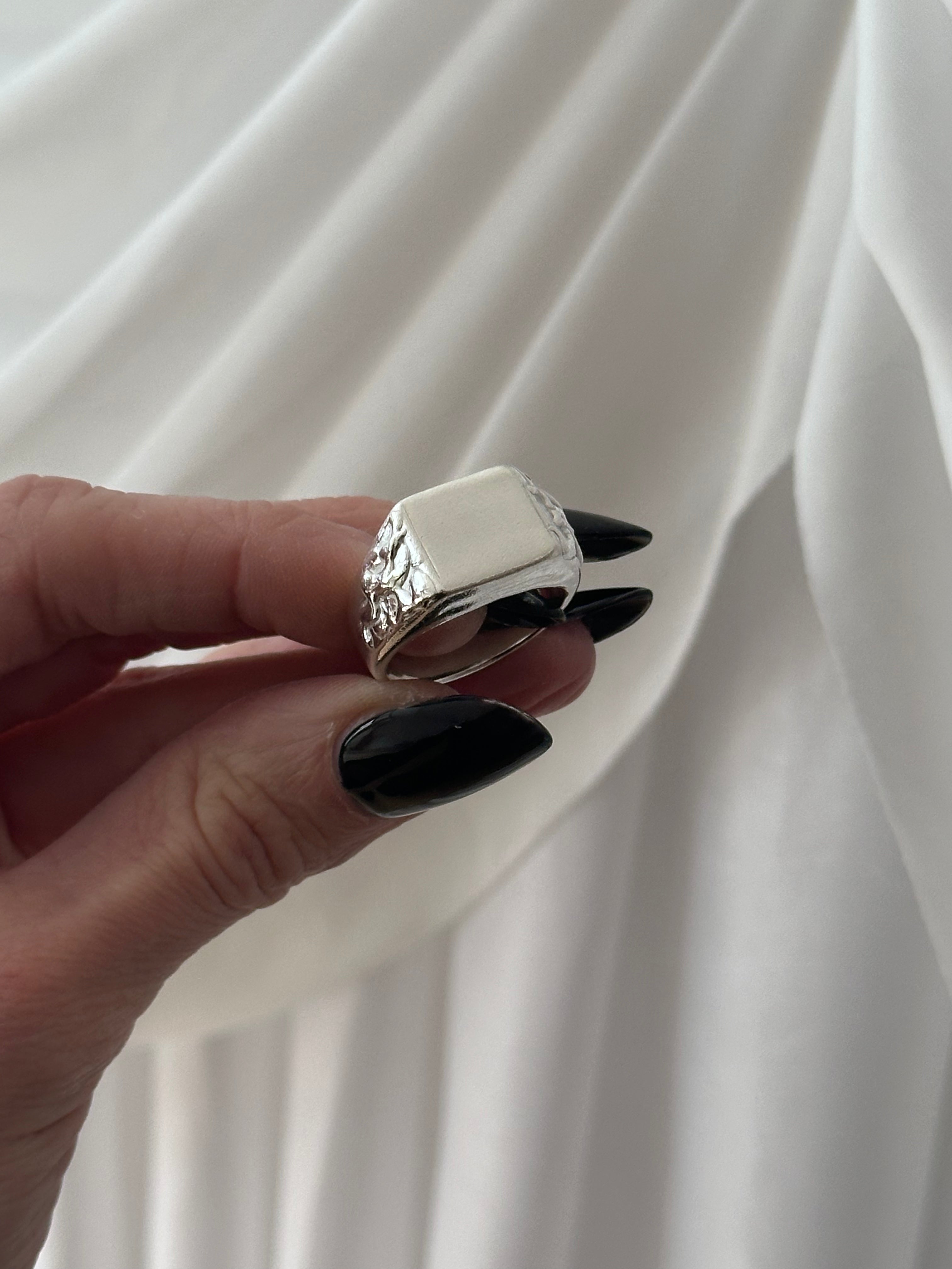 LAVA SIGNET Ring
