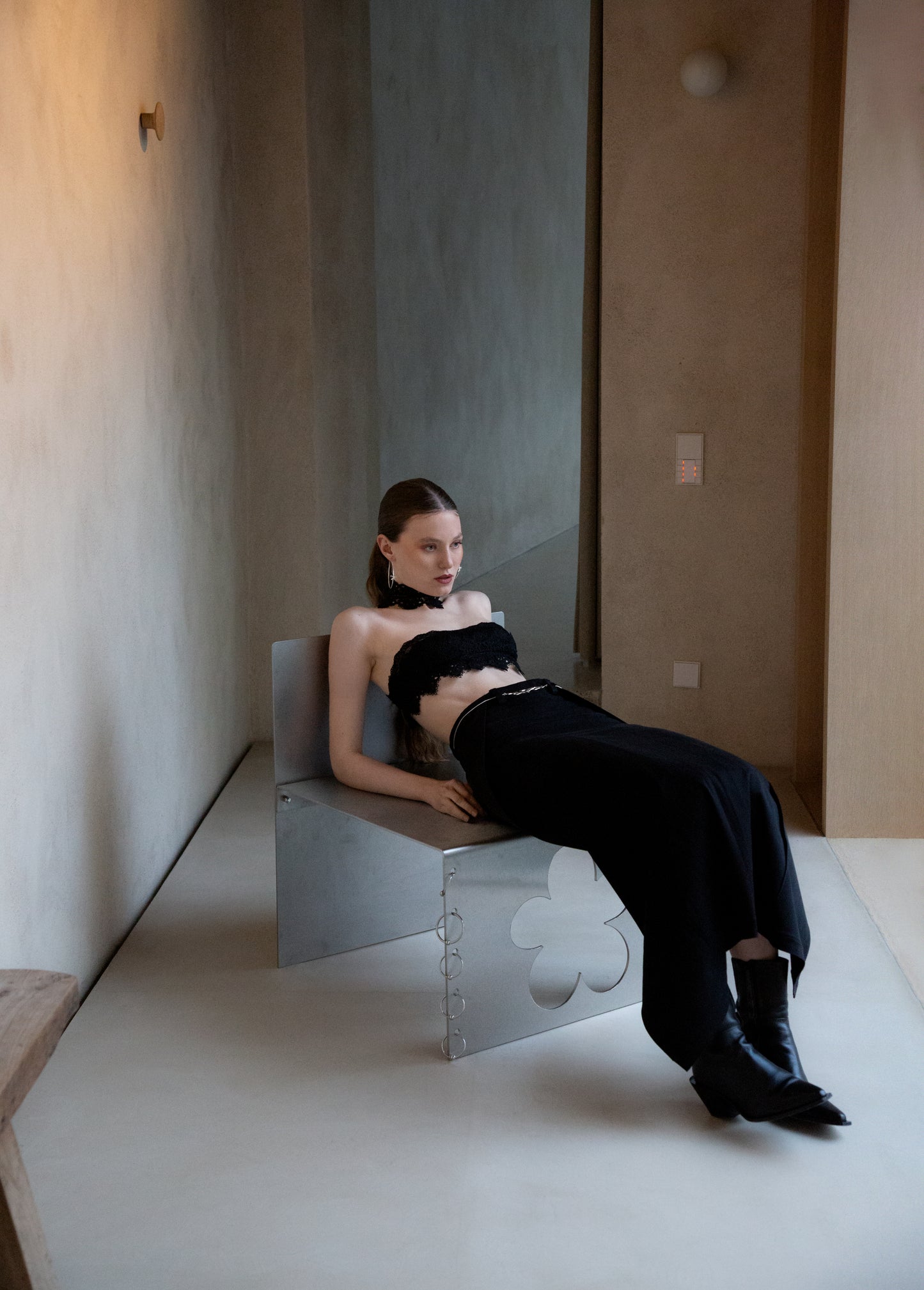 PIERCED COSMIC FLOWER Chair