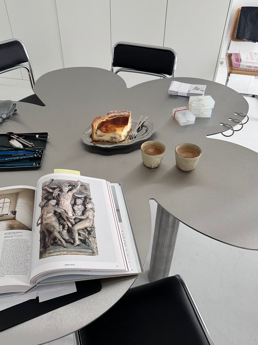 PIERCED COSMIC FLOWER Table