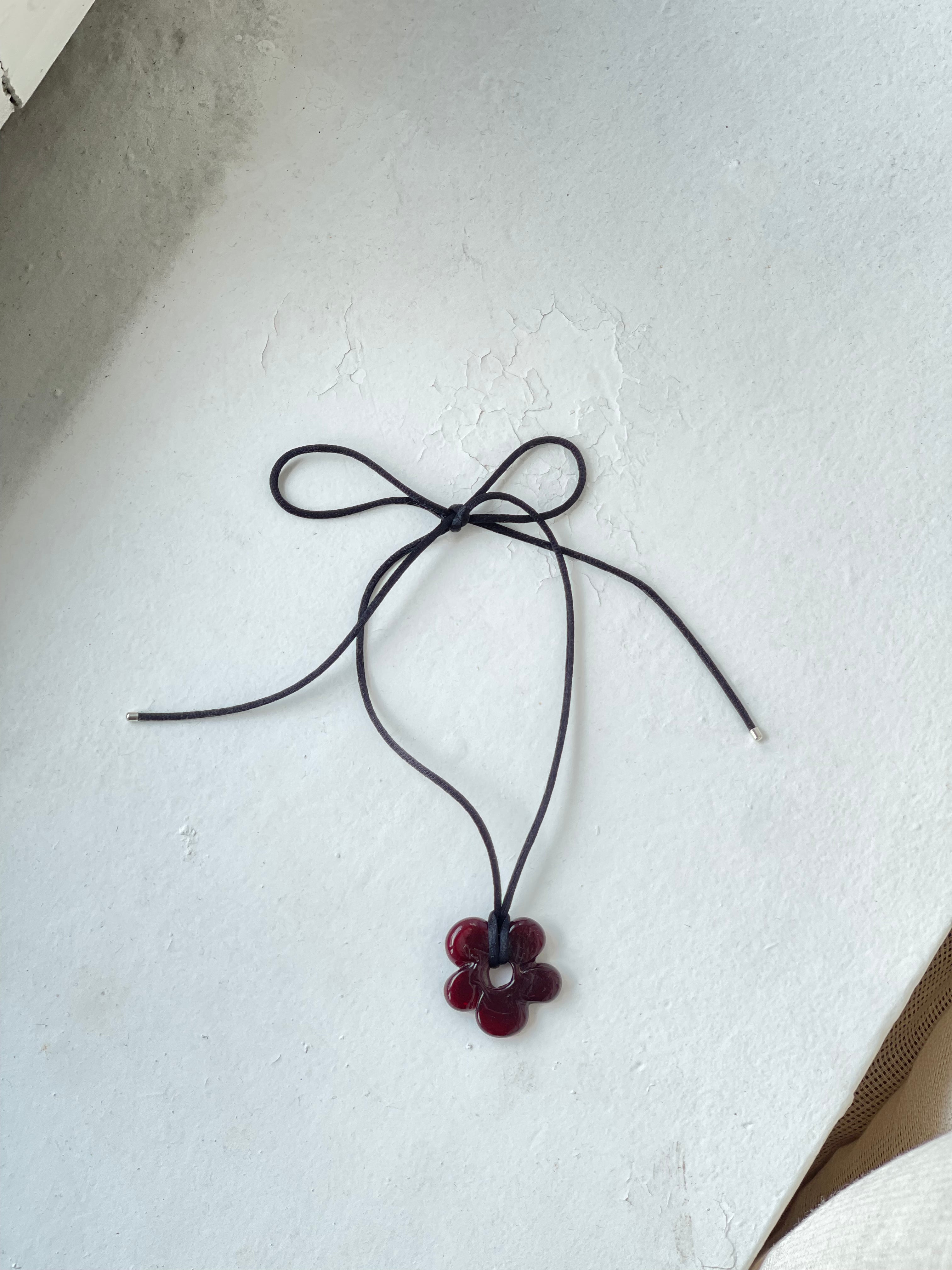 COSMIC MEDIUM GLASS FLOWER Necklace