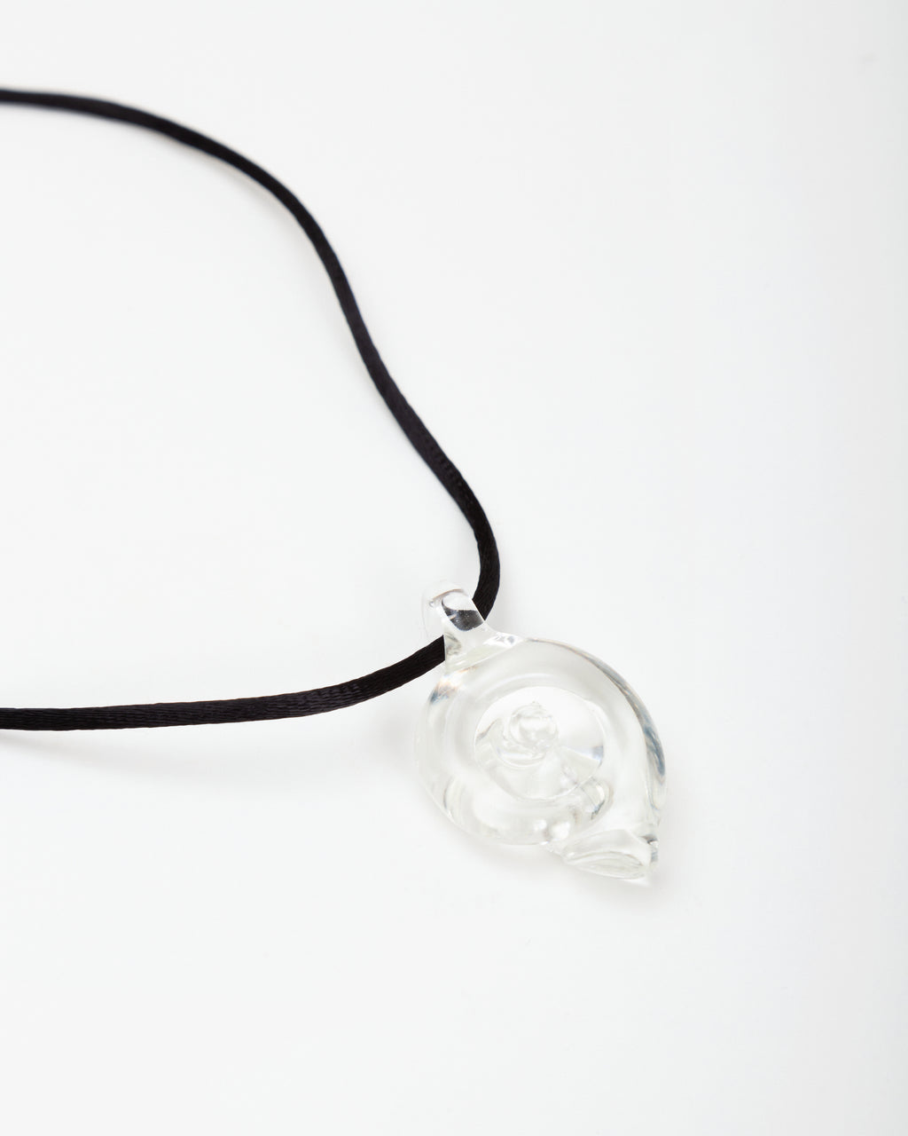 GLASS SHELL Necklace